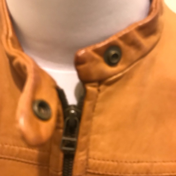 Gently used leather jacket. - Picture 7 of 9